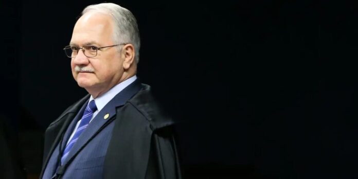 Fachin sai em defesa de Toffoli e do STF em meio a críticas sobre caso Banco Master