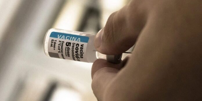 Cobertura vacinal baixa contra Covid-19 preocupa especialistas após 5 anos de imunização