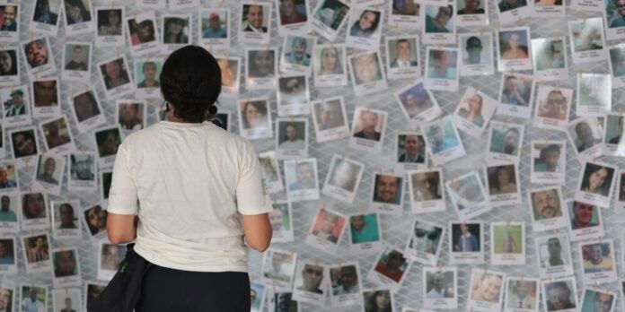 Mãe de vítimas em Brumadinho clama por justiça em ato simbólico na Avenida Paulista