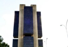 Copom se reúne com quórum reduzido para decidir o futuro da Taxa Selic em meio a incertezas econômicas