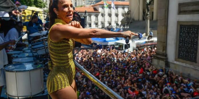 Ivete Sangalo arrasta multidão de mais de 500 mil foliões em megabloco no Rio