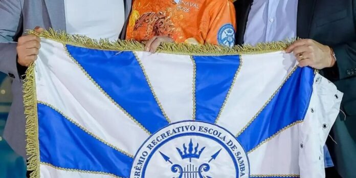 Mãe de Lula inspira samba-enredo da Acadêmicos de Niterói e emociona o presidente