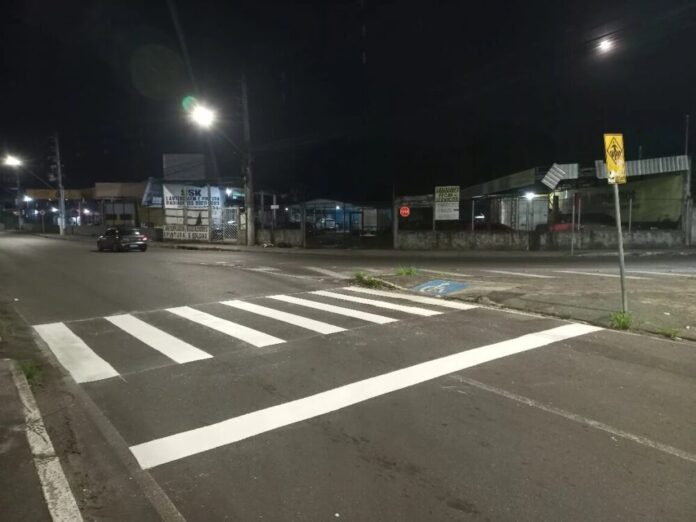 Prefeitura de Manaus intensifica sinalização em frente a escolas para proteger pedestres