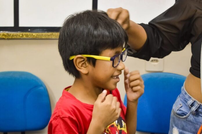 Governo Presente entrega óculos e amplia acesso à saúde no Tarumã