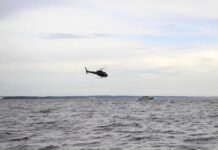 Bombeiros cobrem mais de 10 km em buscas por desaparecidos no naufrágio da lancha Lima de Abreu XV