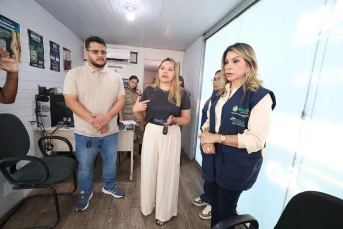 Governo do Amazonas oferece suporte psicológico a vítimas e familiares do naufrágio no Encontro das Águas