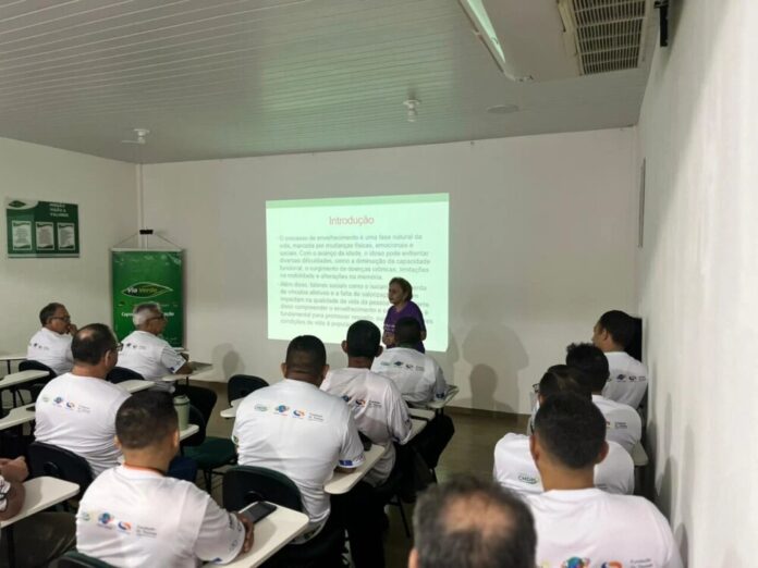 Prefeitura de Manaus capacita motoristas de ônibus com programa de transporte inclusivo