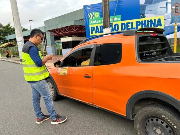 Prefeitura de Manaus intensifica fiscalização de táxis, fretamentos e mototáxis na Zona Sul com operação 'Transporte Legal'