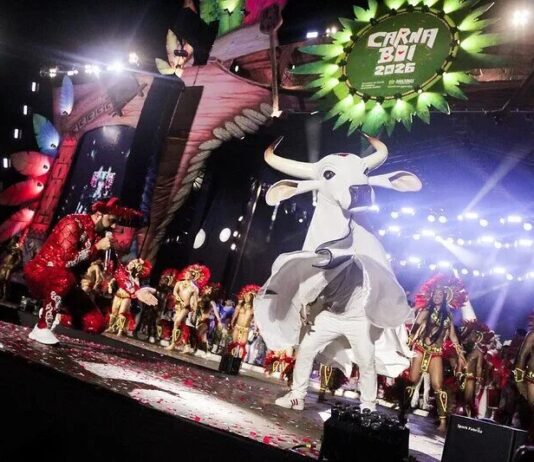 Carnaboi 2026 lota o Sambódromo de Manaus e marca o início da temporada bovina rumo ao Festival de Parintins