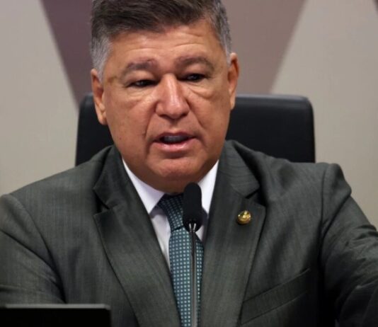 Senador Viana recorre ao STF para obrigar depoimento de banqueiro Daniel Vorcaro na CPMI do INSS