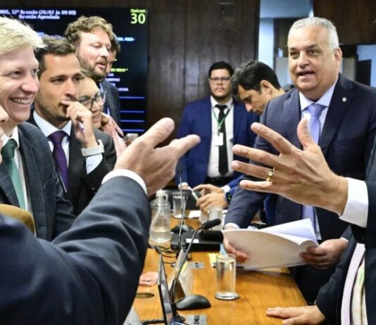 CPMI do INSS aprova quebra de sigilo de Lulinha e convoca André Moura