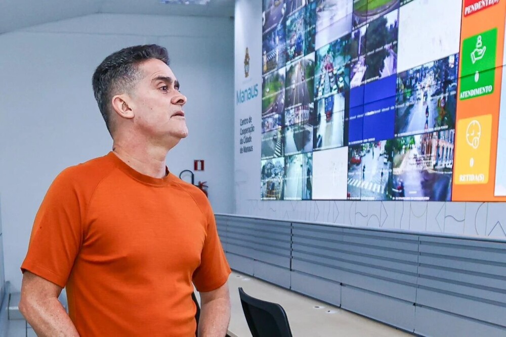 David Almeida coordena resposta a 114 ocorrências após chuva extrema de 160 mm em Manaus