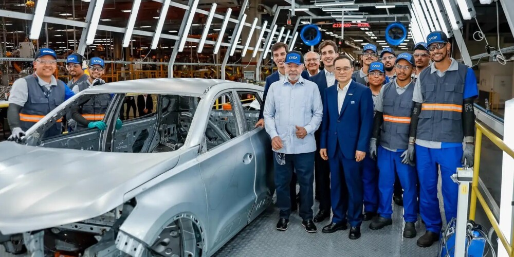 Lula pede a novo ministro da Fazenda soluções para endividamento de famílias