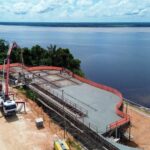 Prefeitura de Manaus avança na obra do restaurante do Parque Encontro das Águas Rosa Almeida com concretagem