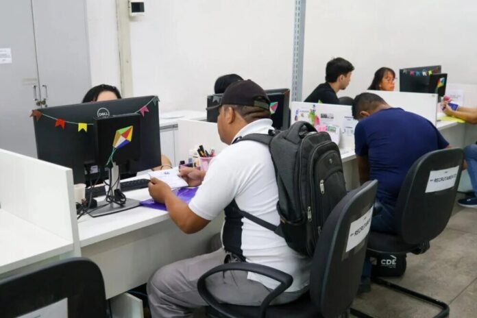 Sine Amazonas oferta 309 vagas de emprego nesta segunda-feira (02/03)