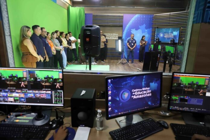 Comitiva de Roraima visita Núcleo de Segurança Escolar do Amazonas para troca de experiências