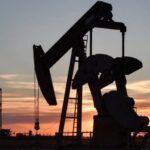 Dólar dispara e Ibovespa tem maior queda do ano com escalada de tensões no Oriente Médio