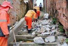 Prefeitura de Manaus avança na recuperação de escada de concreto na rua Itapiranga, bairro Tancredo Neves