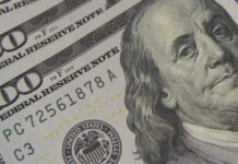 Dólar fecha em R$ 5,28 com temores sobre expansão do conflito no Oriente Médio