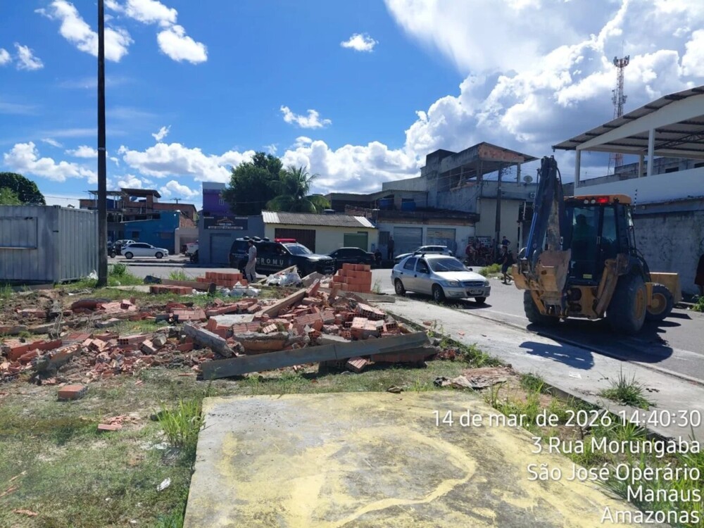 Prefeitura de Manaus realiza novas demolições de ocupações irregulares no Novo Aleixo