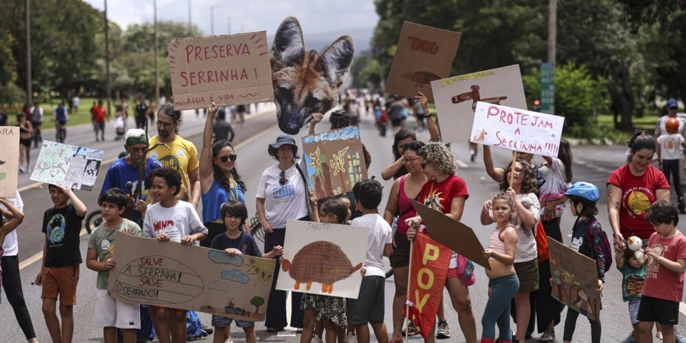 Protesto pede retirada de área ambiental da Serrinha do Paranoá de projeto de socorro ao BRB