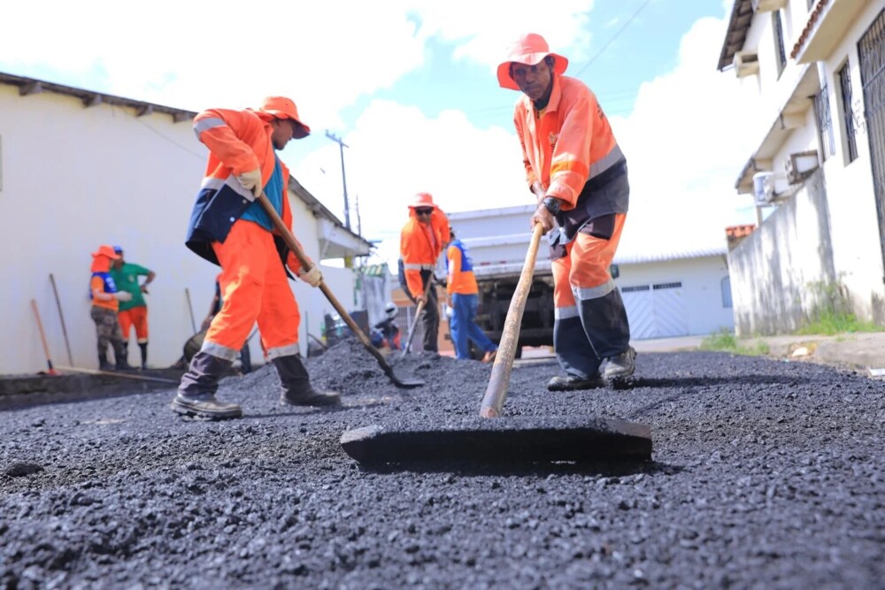 Prefeitura de Manaus intensifica recuperação asfáltica na rua 73-A do Nova Cidade
