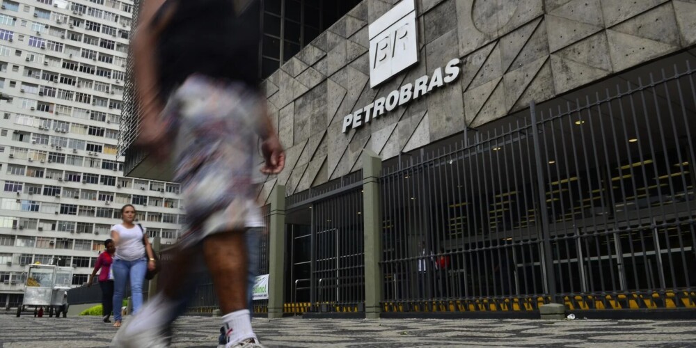 Petrobras suspende leilão de diesel e gasolina para reavaliar estoques
