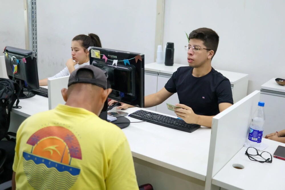 Sine Amazonas oferece 371 vagas de emprego nesta segunda-feira (13/04)