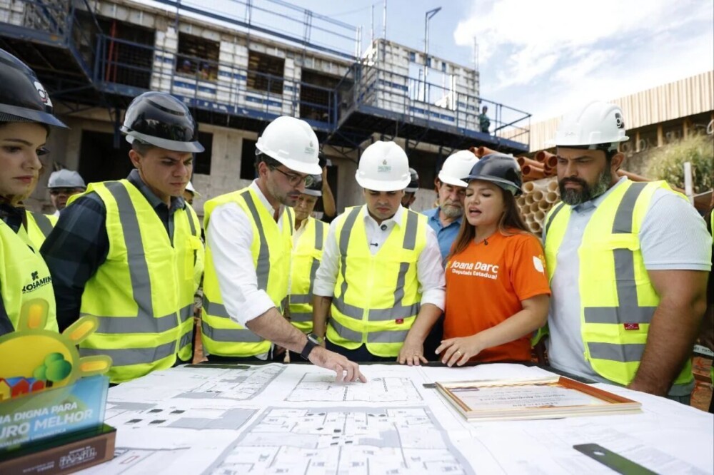 Roberto Cidade vistoria obras do Residencial Compensa e reforça compromisso com projetos habitacionais no Amazonas