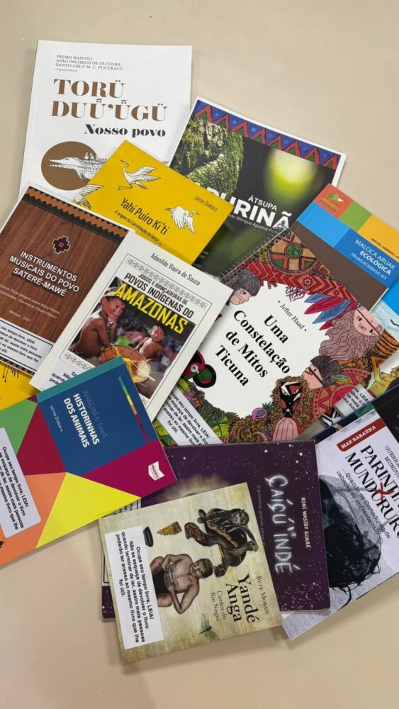 Roda de leitura destaca literatura indígena em ação formativa na zona centro-sul de Manaus