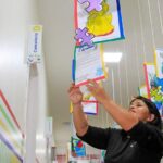 Abril Azul: Exposição de arte em Manaus celebra conquistas de crianças autistas