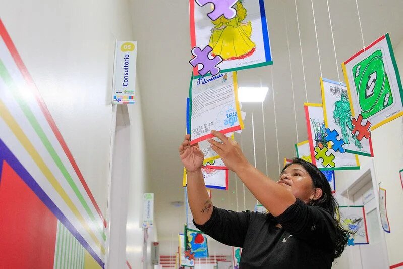 Abril Azul: Exposição de arte em Manaus celebra conquistas de crianças autistas