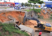 Prefeitura de Manaus intensifica obras no igarapé do Passarinho e garante segurança na Av. José Henrique Bentes