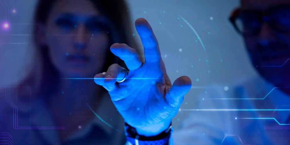 IA acelera desinformação e ameaça democracias em escala global, alerta pesquisa da Agência Lupa