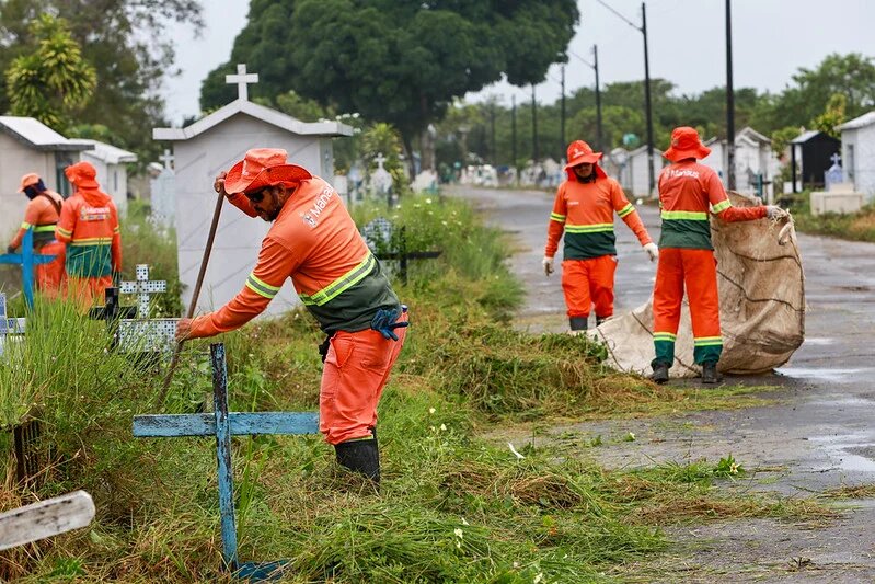 Prefeitura de Manaus intensifica limpeza e manutenção de cemitérios para o Dia das Mães