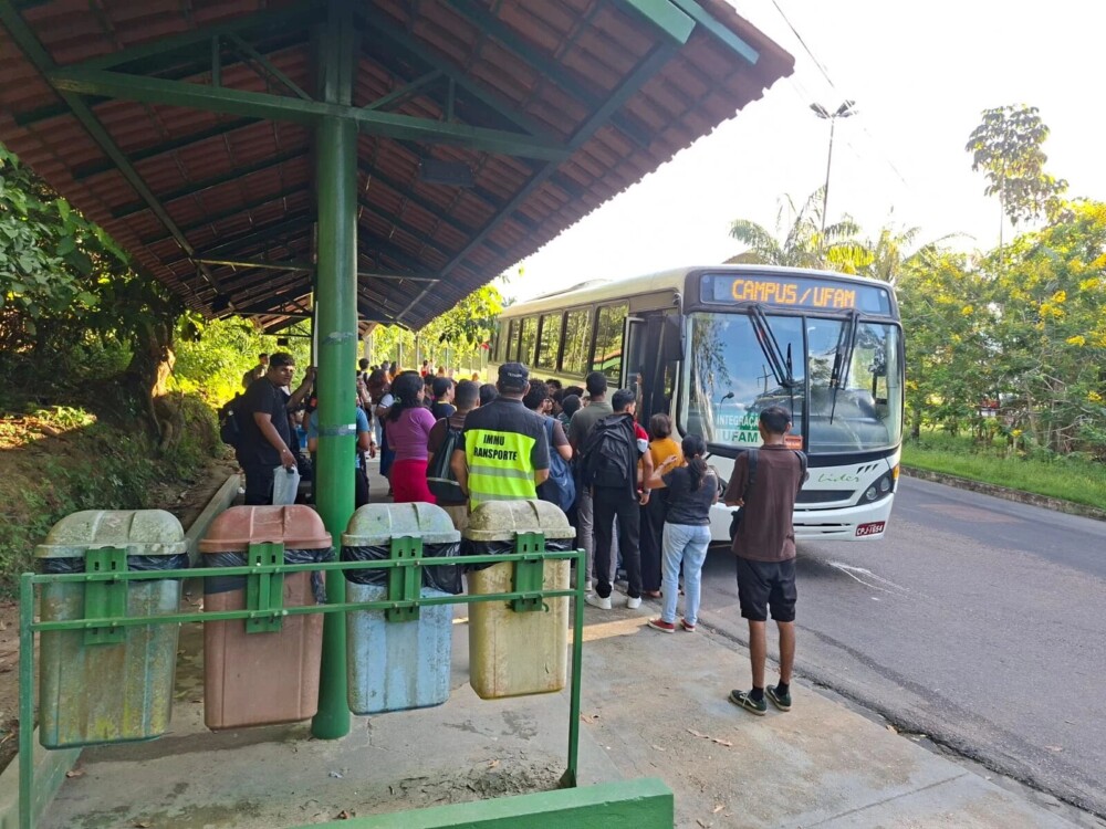 Prefeitura de Manaus realiza pesquisa para otimizar transporte de alunos da Ufam