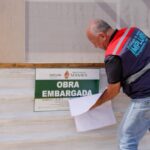 Prefeitura de Manaus embarga obra de faculdade após cratera em rua do Nossa Senhora das Graças