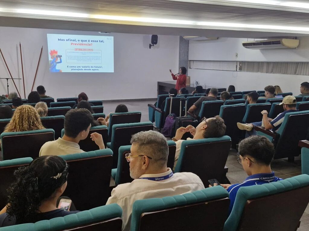 Manausprev leva educação financeira e previdenciária a estudantes de Direito na 13ª Semana Enef