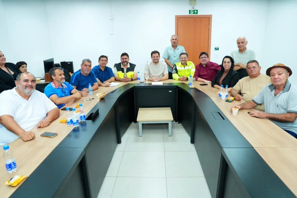 Prefeito Renato Junior se reúne com permissionários do transporte complementar para discutir melhorias