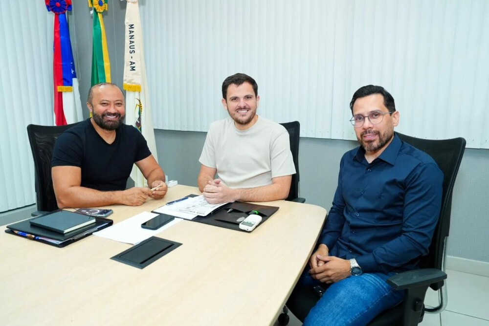 Prefeito Renato Junior nomeia 325 aprovados em concurso para reforçar a educação pública de Manaus