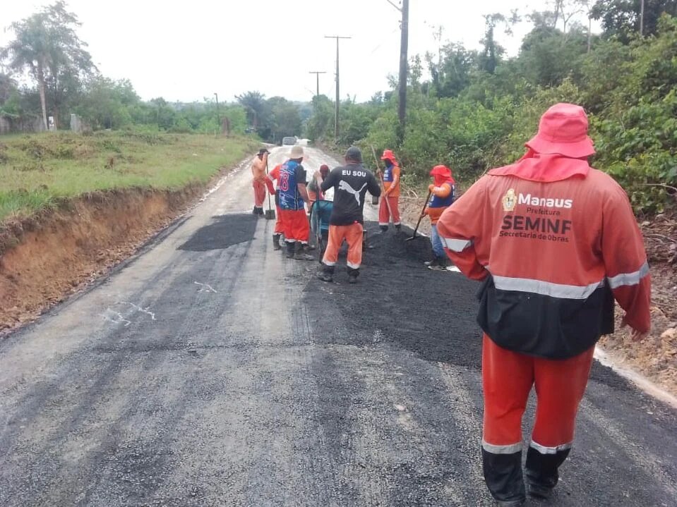 Prefeitura de Manaus recupera asfalto no ramal Chico Mendes e melhora mobilidade no Puraquequara