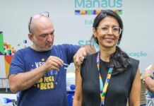 Mais de 500 servidores da Semed e familiares são vacinados em campanha de imunização em Manaus