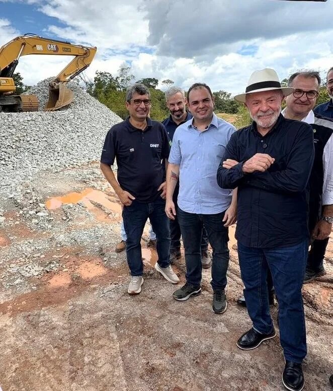 Governador Roberto Cidade defende pavimentação da BR-319 ao lado do presidente Lula