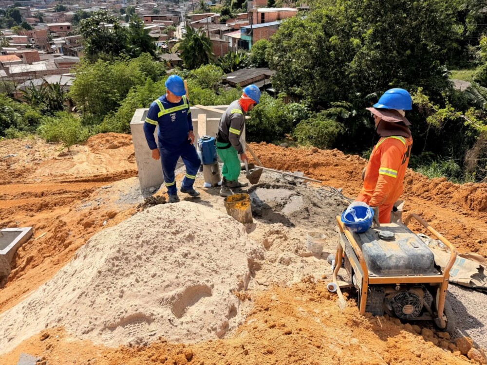 Prefeitura de Manaus avança na contenção de erosão em Canaranas e intensifica obras em áreas de risco