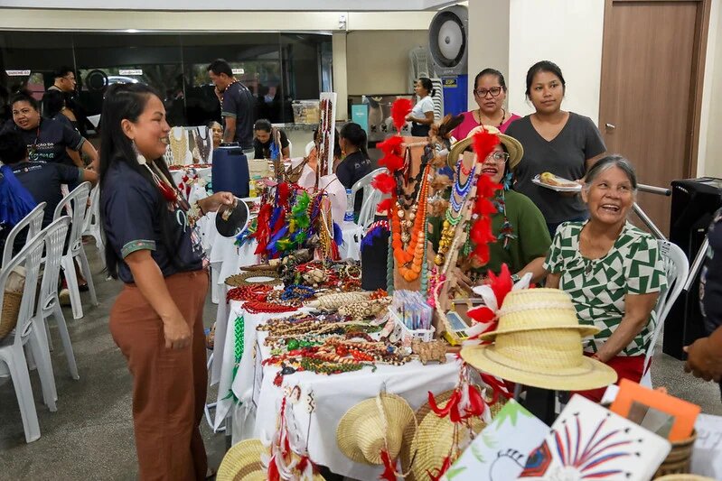 Prefeitura de Manaus celebra cultura indígena com exposição 'Saberes, Artes e Tradições'