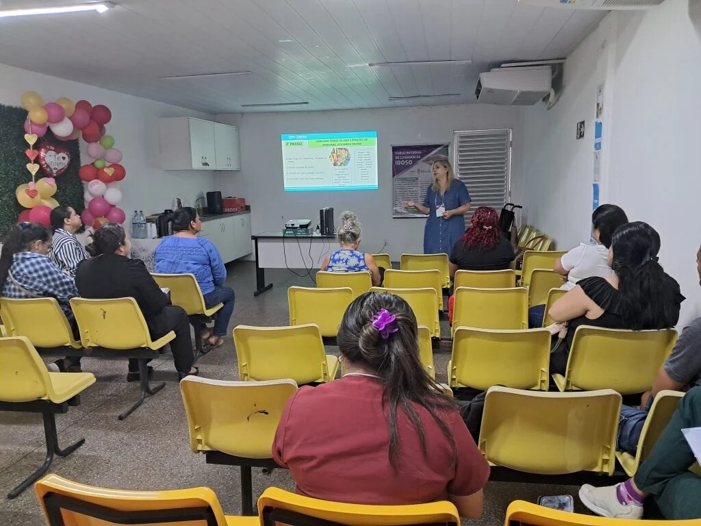 Curso da Prefeitura de Manaus ensina sobre alimentação saudável para cuidadores de idosos