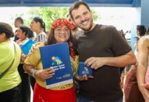 Prefeito Renato Junior entrega últimas chaves de moradias populares em Manaus