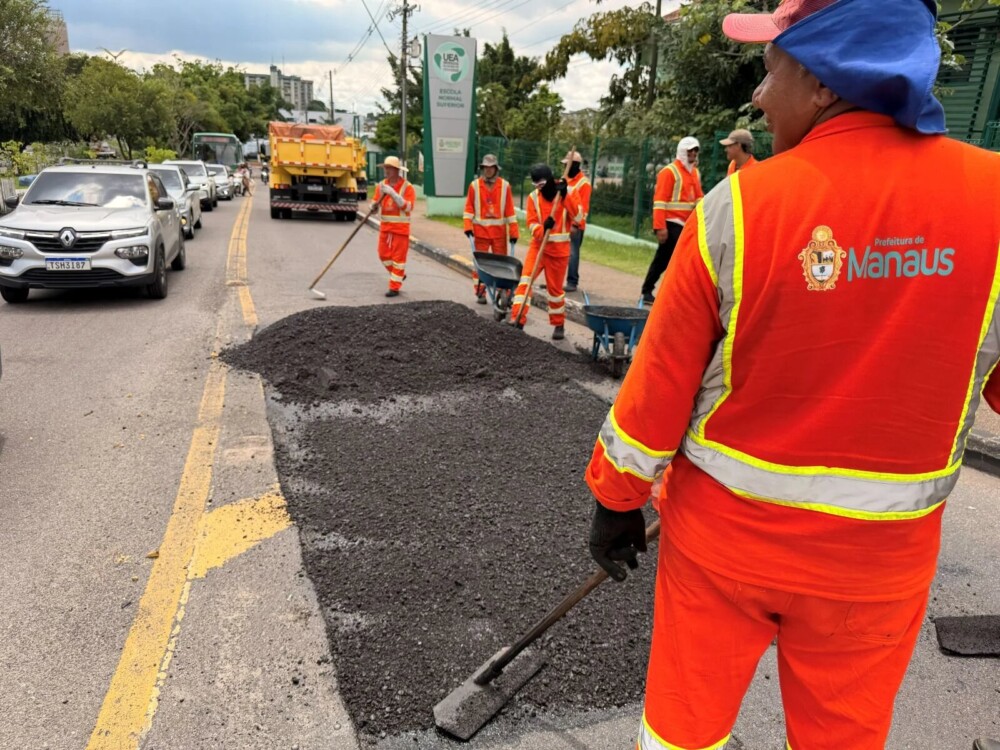 Prefeitura de Manaus intensifica recuperação asfáltica na avenida Djalma Batista