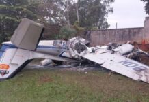 Acidente aéreo em Marília (SP) mata duas pessoas após queda de bimotor
