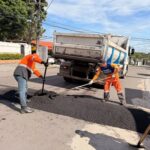 Prefeitura de Manaus implanta lombadas na Via Láctea, bairro Aleixo, para reforçar segurança viária